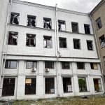 ОФІЦІЙНО: Ранок 2 січня у Харкові почався з вибухів. Значних руйнувань зазнав центр міста, й один з ракетних ударів стався неподалік Харківського національного університету радіоелектроніки.
